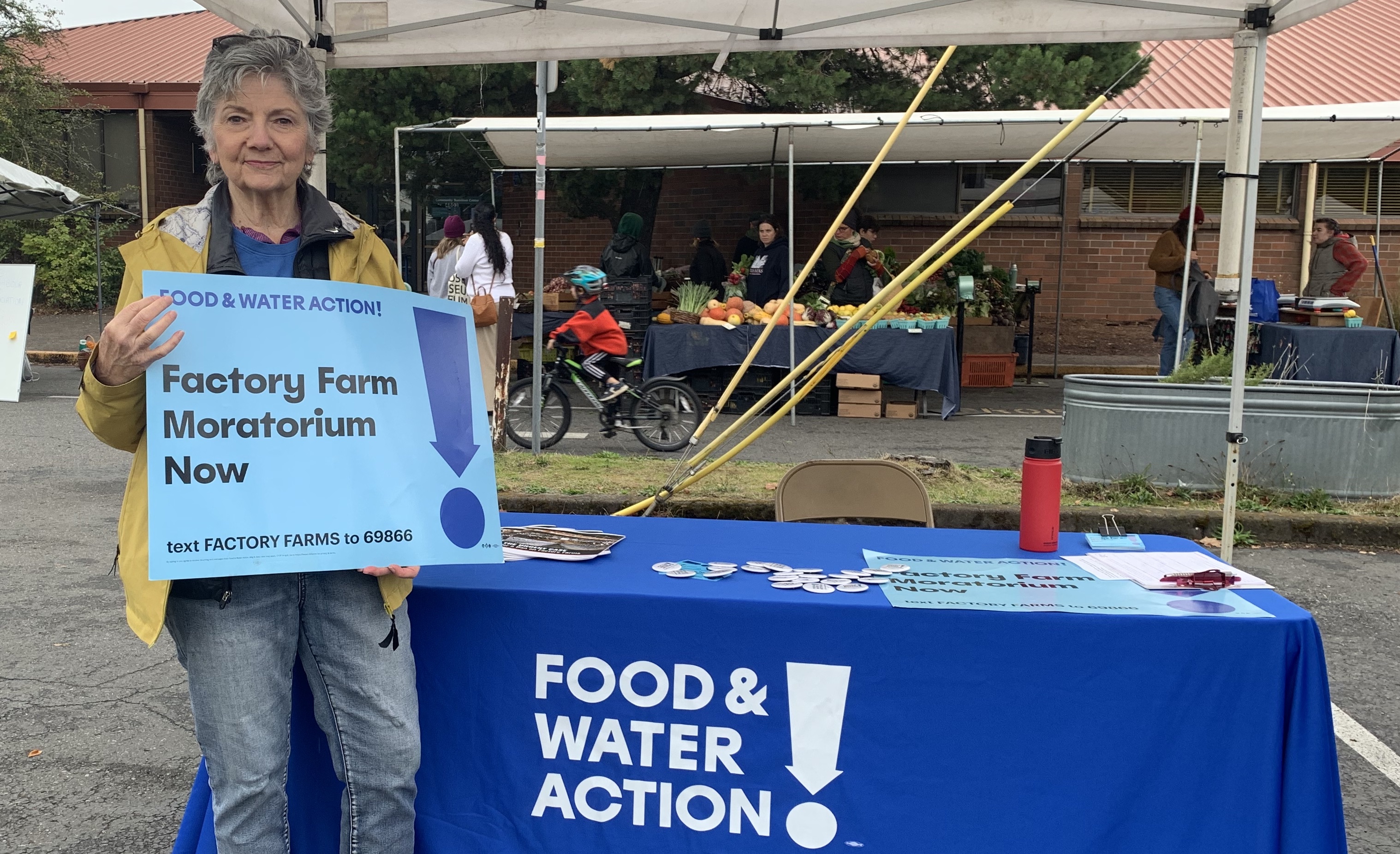 Tigard, OR: Table to Stop Factory Farms!