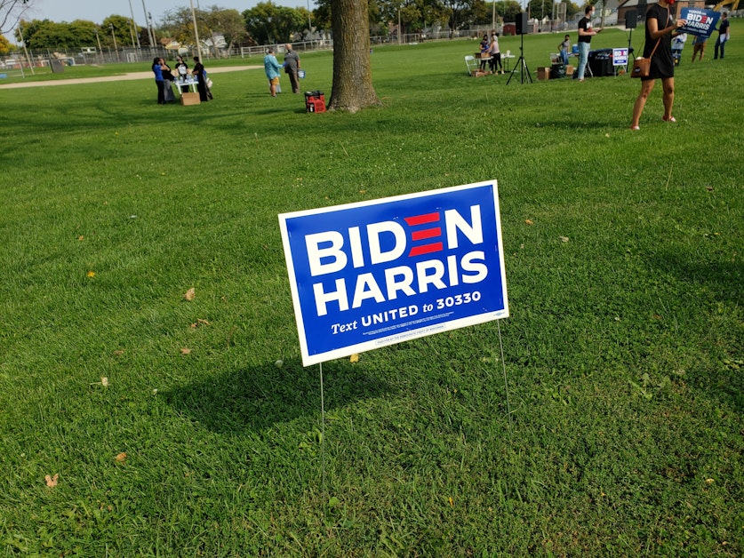 FREE Biden-Harris Yard Sign Pick Up at Walker Square Park! · WI 2020 ...